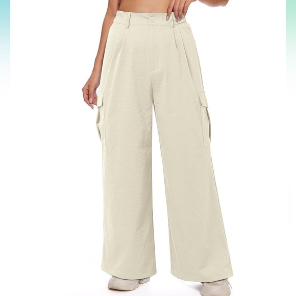 Women's Cream Wide-Leg Cargo Pants - Picture 2 of 3